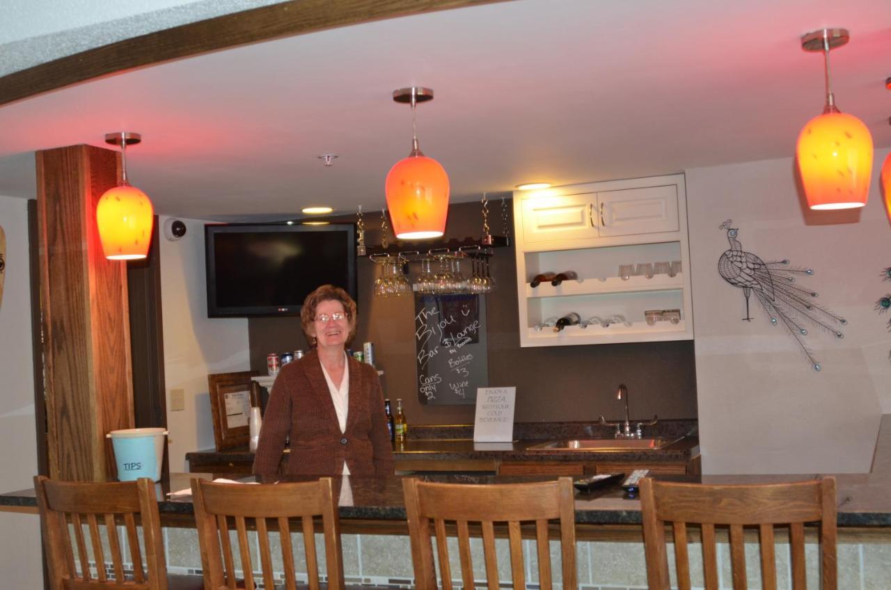 Boarders Inn And Suites By Cobblestone Hotels - Fayette ภายนอก รูปภาพ